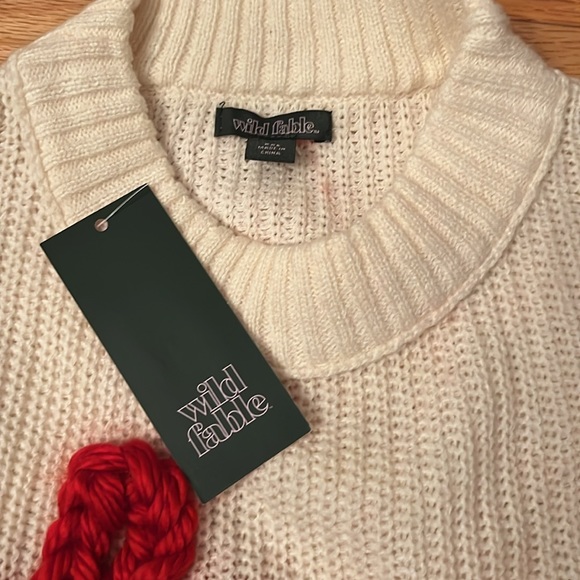 Hand embroidered Love sweater - Picture 4 of 4